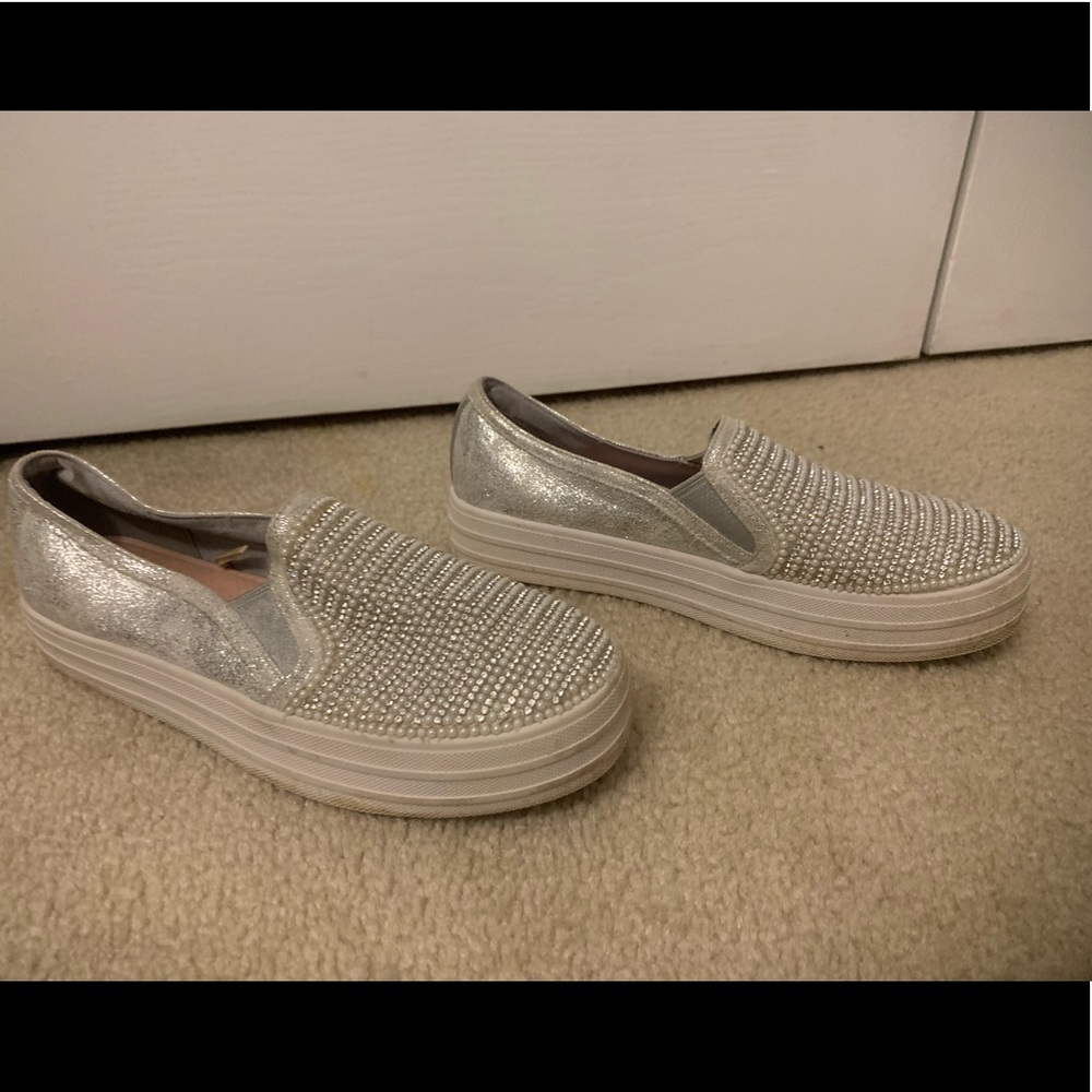 SKETCHERS PLATFORM SLIP-ON SNEAKER - KIDS Sz 3.5